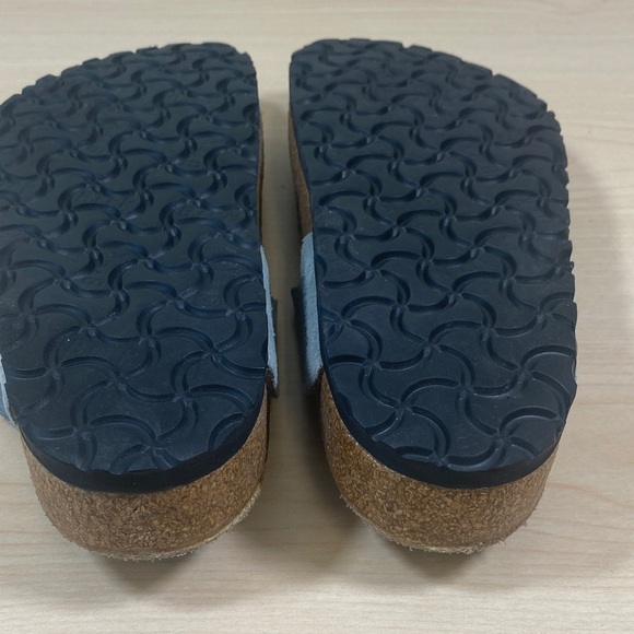 Birkenstock Gizeh Light Gray Suede Women's Thong Sandals - Picture 9 of 9